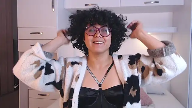 MartiRuis10 online show from November 2025 09:58:02 PM