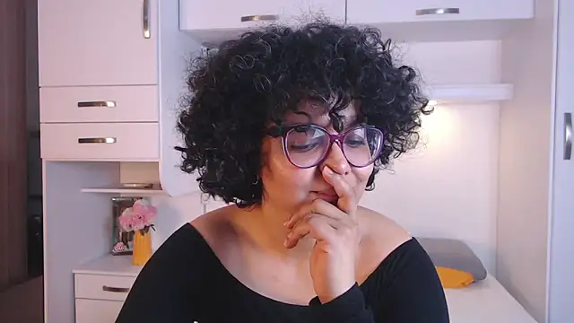 MartiRuis10 online show from November 2025 10:15:01 PM