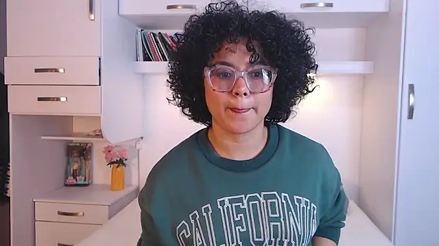 MartiRuis10 online show from December 2025 08:13:01 PM