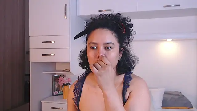 MartiRuis10 online show from November 2025 10:02:02 PM