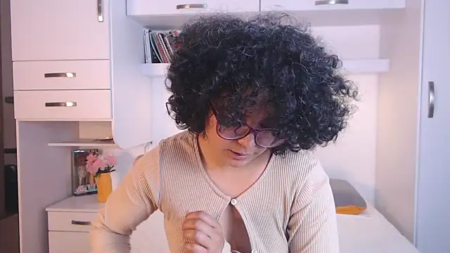 MartiRuis10 online show from November 2025 09:30:01 PM