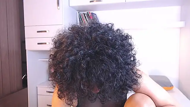 MartiRuis10 online show from November 2025 10:24:01 PM