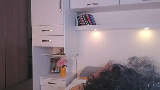 MartiRuis10 online show from November 2025 06:55:01 PM