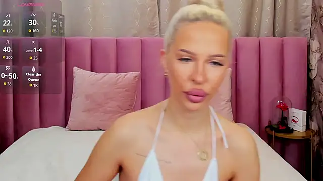 Snapshot of KailaCrystall chatting on November 2025 01:53:01 AM KailaCrystall online show from November 2025 01:53:01 AM