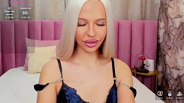 Snapshot of KailaCrystall chatting on October 2025 01:28:02 AM KailaCrystall online show from October 2025 01:28:02 AM