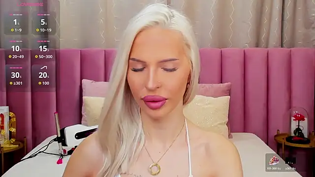 Snapshot of KailaCrystall chatting on December 2025 01:39:01 AM KailaCrystall online show from December 2025 01:39:01 AM