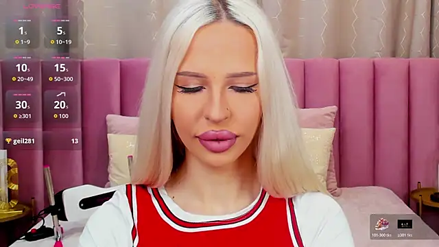 Snapshot of KailaCrystall chatting on November 2025 01:32:02 AM KailaCrystall online show from November 2025 01:32:02 AM