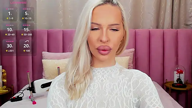 Snapshot of KailaCrystall chatting on November 2025 01:15:02 AM KailaCrystall online show from November 2025 01:15:02 AM