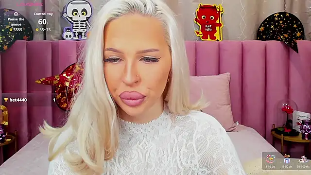 Snapshot of KailaCrystall chatting on November 2025 01:32:02 AM KailaCrystall online show from November 2025 01:32:02 AM