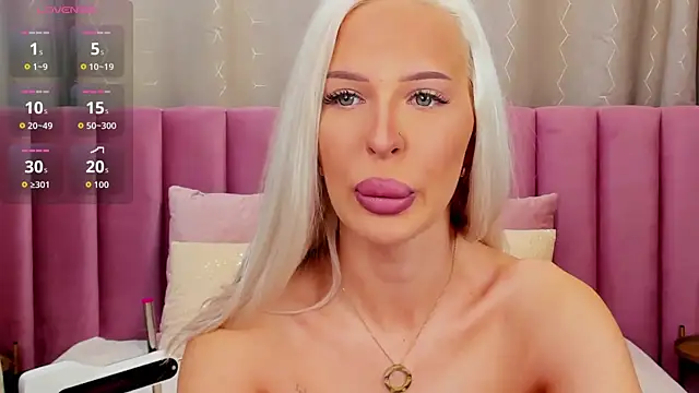 Snapshot of KailaCrystall chatting on November 2025 01:39:02 AM KailaCrystall online show from November 2025 01:39:02 AM