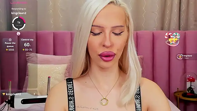 Snapshot of KailaCrystall chatting on December 2025 01:33:01 AM KailaCrystall online show from December 2025 01:33:01 AM