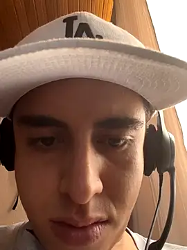 motomotoboy online show from October 2025 04:28:01 PM