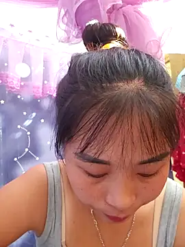 Squirrel-Pear online show from October 2025 07:09:02 AM