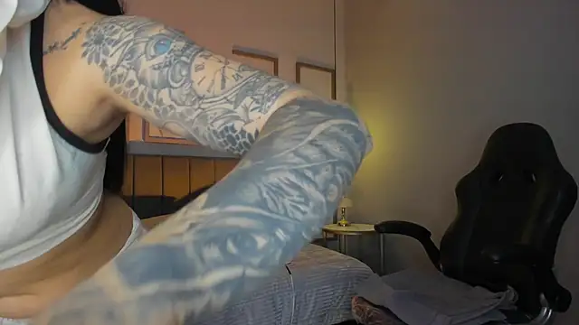 Snapshot of Nahome_Kuperth chatting on October 2025 04:00:02 AM Nahome Kuperth online show from October 2025 04:00:02 AM