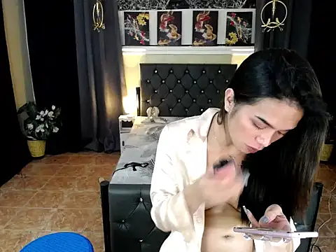 Snapshot of SeductiveAki69xxx chatting on November 2025 10:24:01 PM SeductiveAki69xxx online show from November 2025 10:24:01 PM