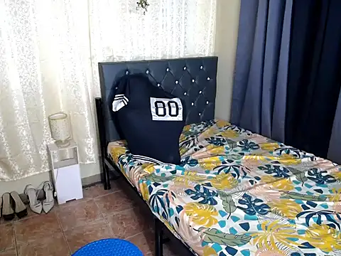 Snapshot of SeductiveAki69xxx chatting on November 2025 11:21:02 AM SeductiveAki69xxx online show from November 2025 11:21:02 AM