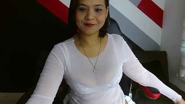 Snapshot of luna_merie chatting on November 2025 05:45:02 PM luna merie online show from November 2025 05:45:02 PM