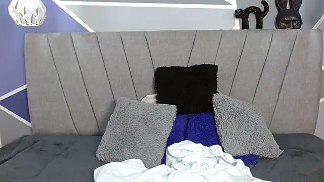 luna merie online show from December 2025 12:41:01 PM