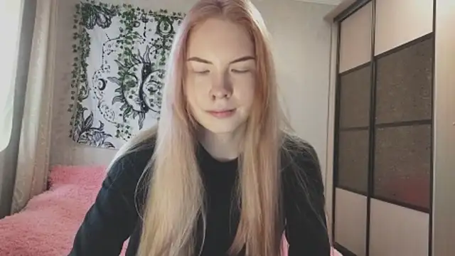 Snapshot of VETT_KITTY chatting on November 2025 06:12:02 AM VETT KITTY online show from November 2025 06:12:02 AM