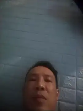 tuanhuynh11 online show from October 2025 05:10:02 AM
