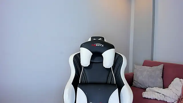 stefy bratz online show from March 2026 10:26:01 PM