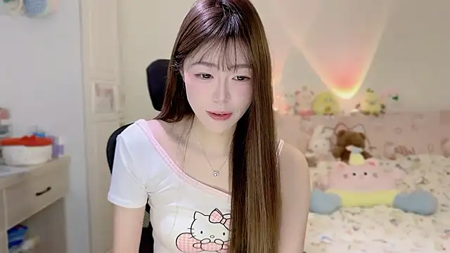 Onecutelittle online show from November 2025 06:28:01 AM