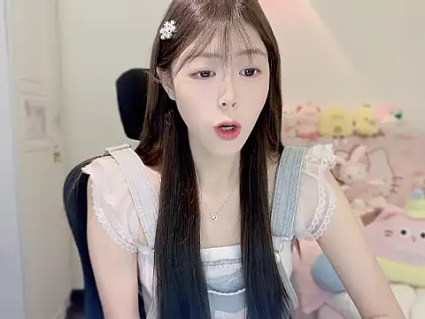 Onecutelittle online show from October 2025 06:12:02 AM