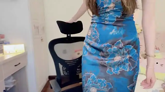 Onecutelittle online show from November 2025 06:29:02 AM