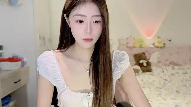 Onecutelittle online show from November 2025 06:39:01 AM