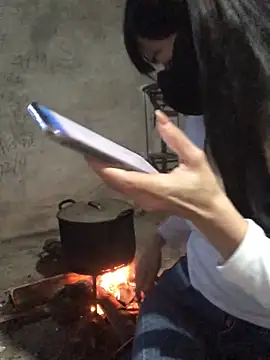 Kylie beem online show from October 2025 12:42:01 AM