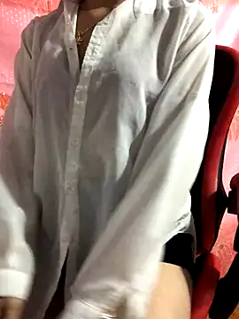 Kylie beem online show from October 2025 01:33:02 PM