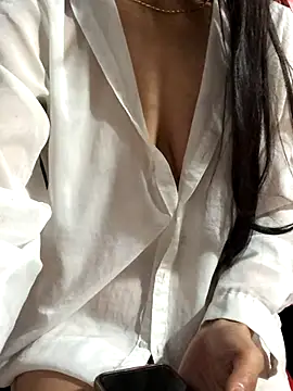 Kylie beem online show from November 2025 02:49:01 AM