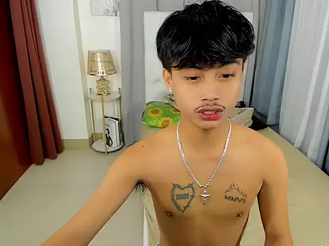 Snapshot of hardcocktwink chatting on November 2025 04:33:02 PM hardcocktwink online show from November 2025 04:33:02 PM