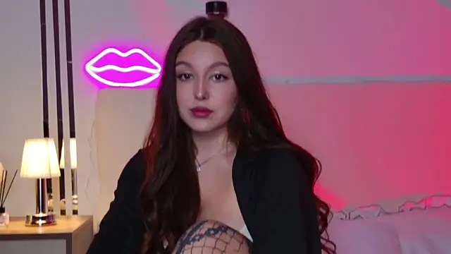 Snapshot of _Tessa_May_ chatting on November 2025 12:14:01 AM Tessa May online show from November 2025 12:14:01 AM