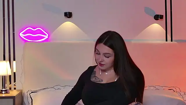 Snapshot of _Tessa_May_ chatting on November 2025 12:25:01 AM Tessa May online show from November 2025 12:25:01 AM