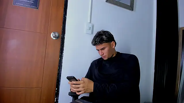 Alan-Smith1 online show from December 2025 07:23:02 PM