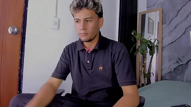 Alan-Smith1 online show from November 2025 07:40:01 PM