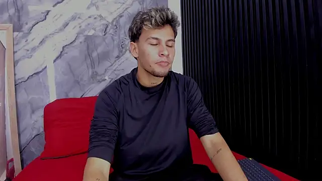 Alan-Smith1 online show from November 2025 07:36:02 PM