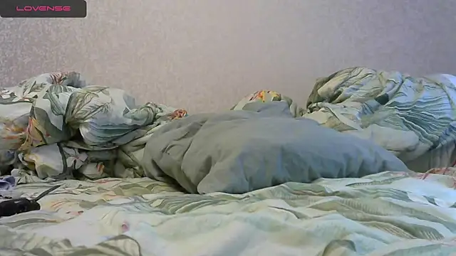 Very-sweet online show from November 2025 05:50:01 PM