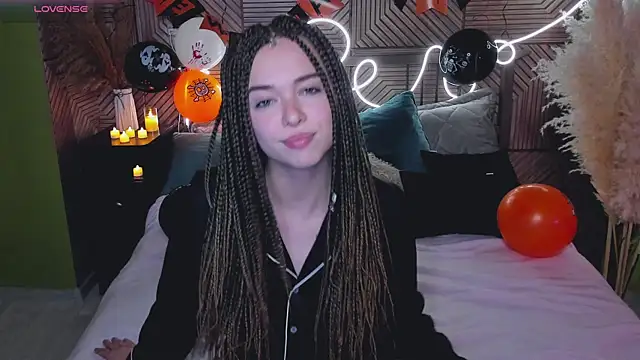 Snapshot of _HypeQueen_ chatting on October 2025 09:39:01 PM HypeQueen online show from October 2025 09:39:01 PM