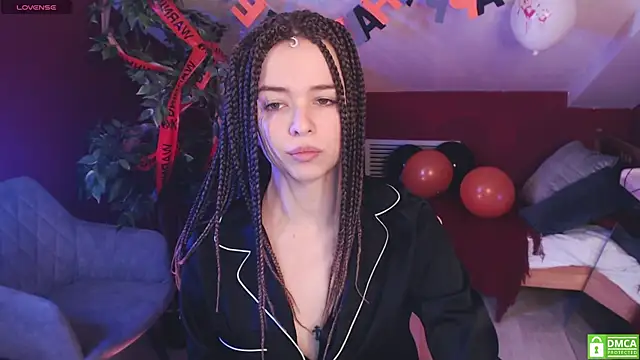 Snapshot of _HypeQueen_ chatting on October 2025 09:46:01 PM HypeQueen online show from October 2025 09:46:01 PM