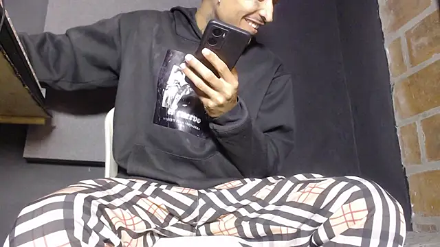 Anaconda larga online show from February 2026 02:17:01 PM