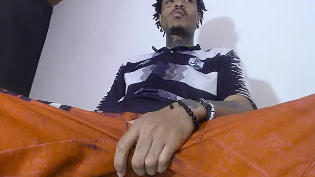 Anaconda larga online show from April 2026 02:02:02 PM