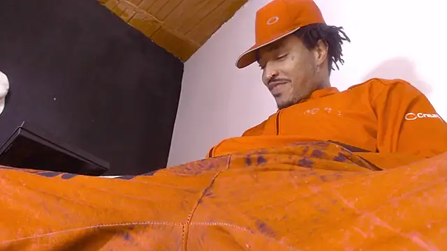 Anaconda larga online show from April 2026 06:55:01 PM