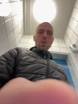 Rotteei1 online show from October 2025 09:30:02 AM