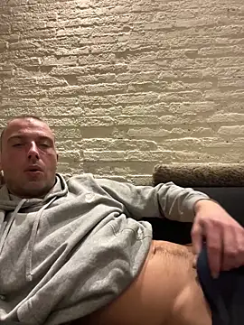 Rotteei1 online show from February 2026 07:38:01 PM