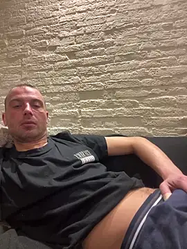 Rotteei1 online show from February 2026 07:58:01 PM