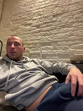 Rotteei1 online show from March 2026 10:04:02 PM