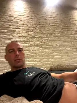 Rotteei1 online show from November 2025 04:00:02 AM