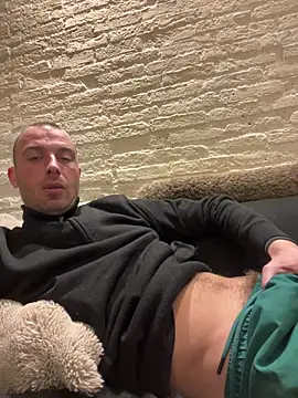 Rotteei1 online show from February 2026 05:09:01 PM